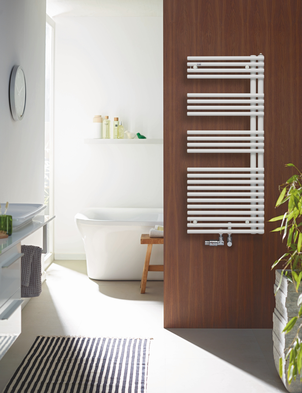 Zehnder_RAD_Forma-Asym-HY_oH_50mm Rendering Zehnder Forma Spa Asym Decorative radiator Front view
